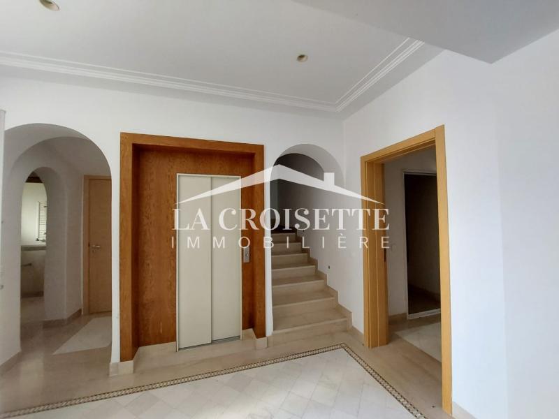 Villa S+3 vue sur mer à Gammarth